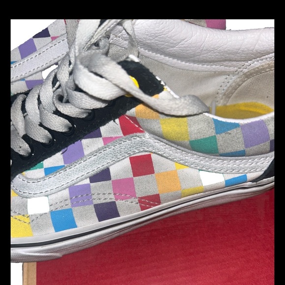 Multicolored Vans in a size 9 - Picture 3 of 10